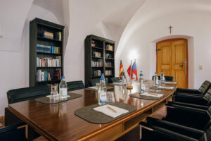 vorbereiteter Konferenzraum