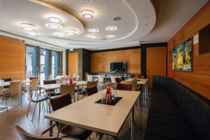 Lange Bank im Seminarraum